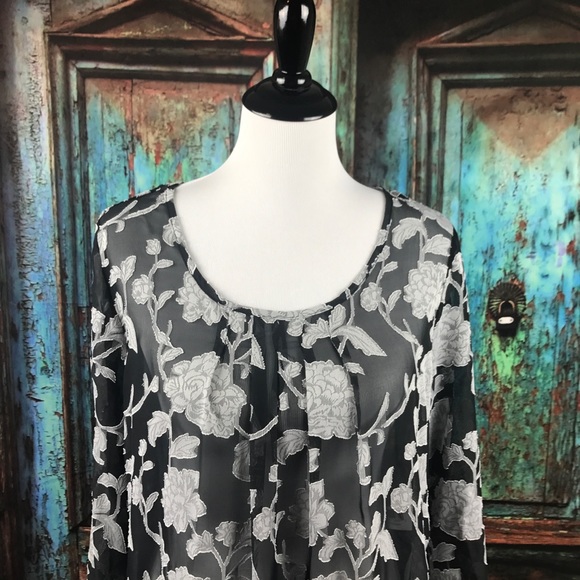 Joe Fresh - semi sheer Floral Burnout Blouse - Picture 6 of 8